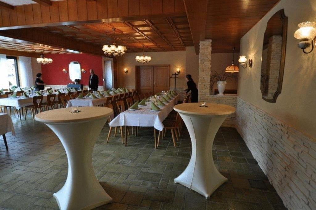 Hotel Zum Stern Rauischholzhausen Kültér fotó